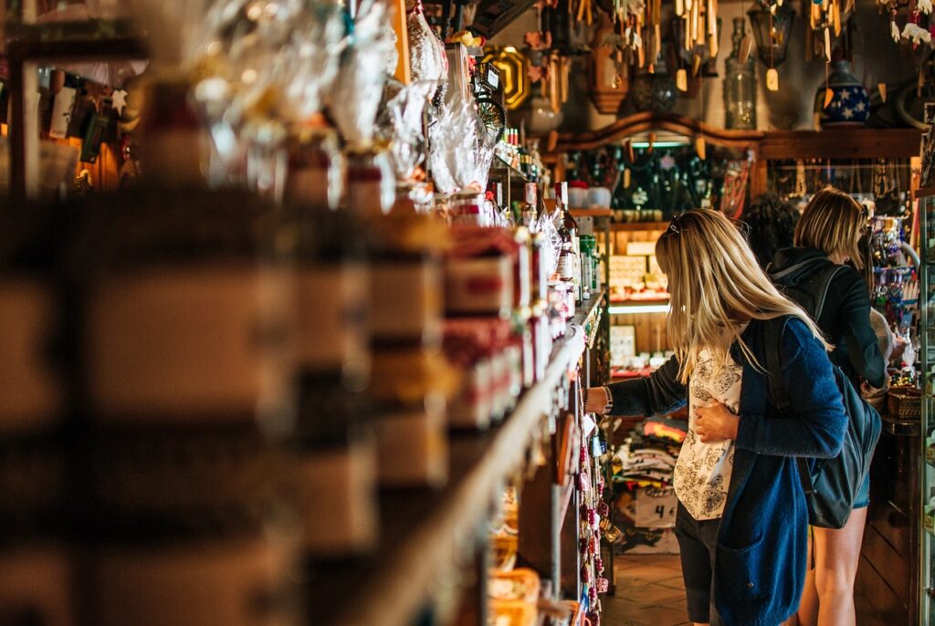 girl shop souvenirs woman shelf 4181395